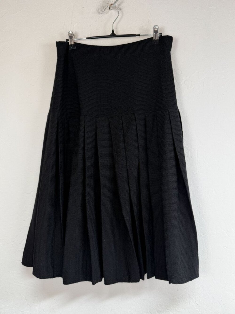 St. John Women's Solid Black Knit Pleated A-Line Midi Skirt Pull-On Casual